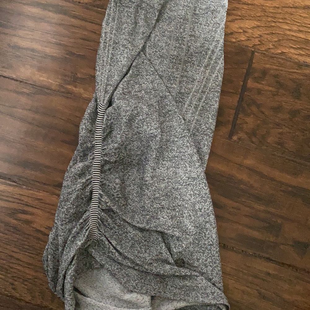 Athleta Gray Rouched Workout Top - Picture 4 of 4